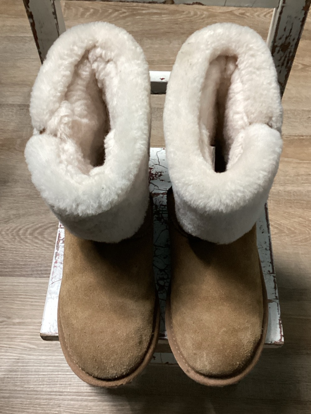 UGG Chestnut Suede Winter Boots with Cream Shearling Cuff Size 4